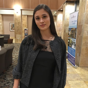 Meet your Posher, Claudia